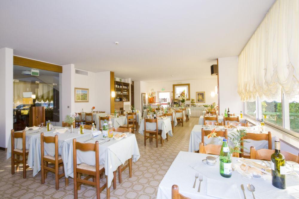 Hotel Metropol Caorle Zewnętrze zdjęcie