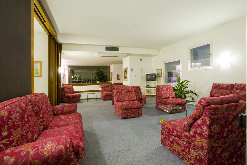 Hotel Metropol Caorle Zewnętrze zdjęcie